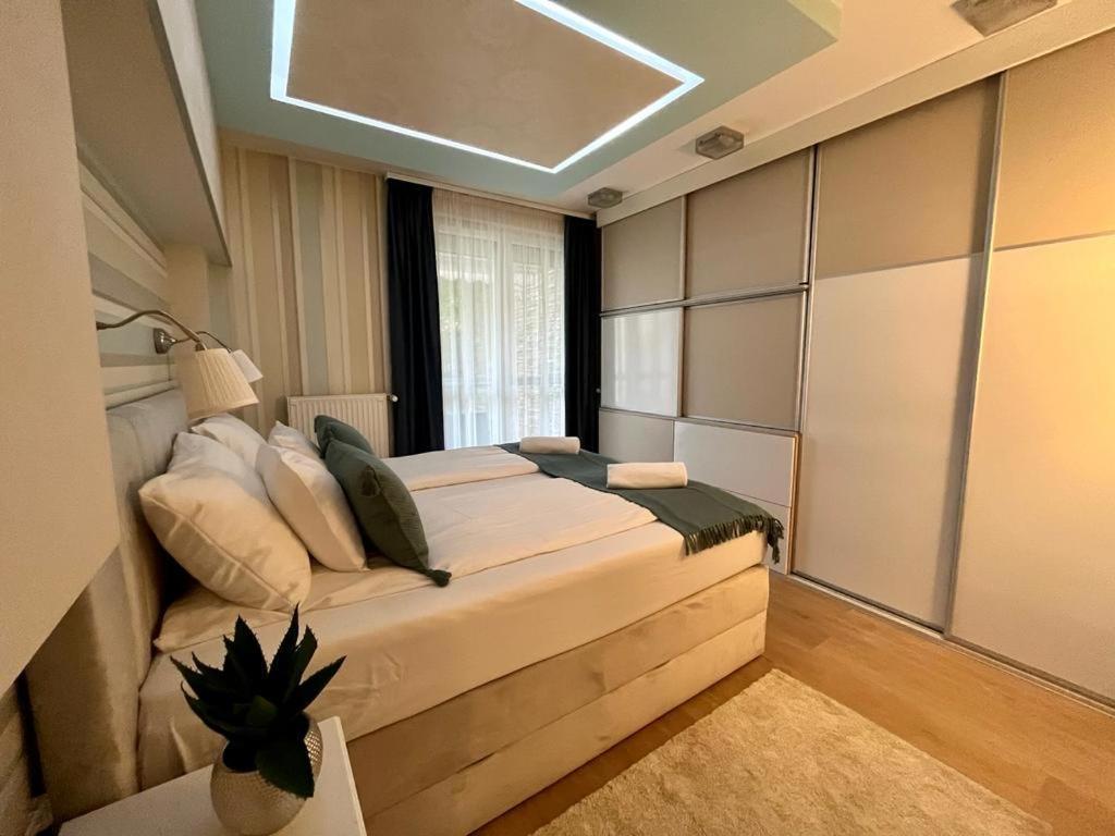 Ground Floor Park Bestern Сегед Экстерьер фото